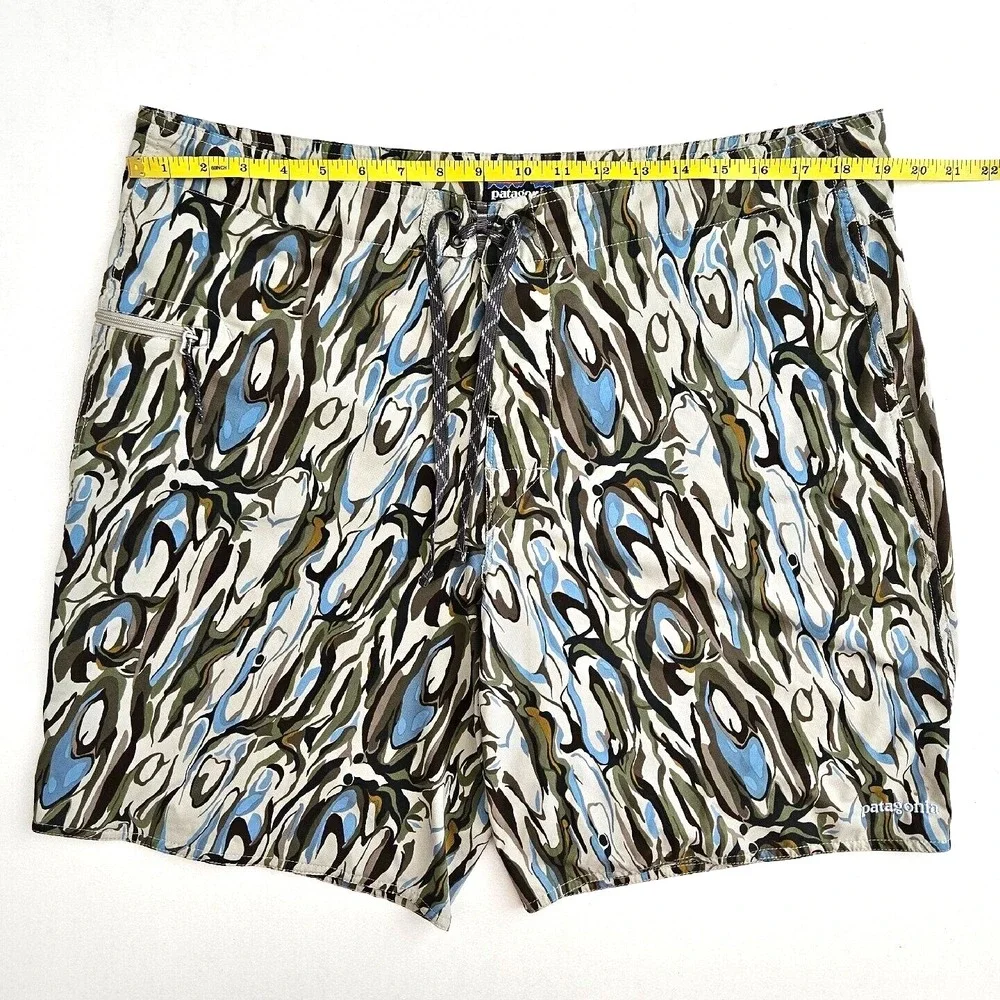 Patagonia Men's 38 Blue Green Wavefarer Boardshorts Fitz Roy Trunks Camo Shorts‎